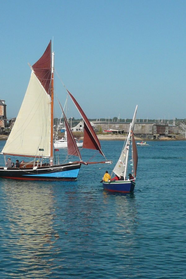 vieux gréments dans le port